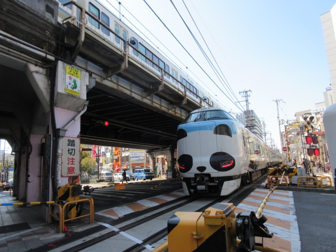 鉄道乗車記録の写真:列車・車両の様子(未乗車)(1)          「阪急大阪梅田駅からJR環状線福島駅まで歩いて20分位です。
ここも来てみたかった場所です。特急くろしおが来たので撮りましたが動いているのは難しいですね、もっと練習せねば!」