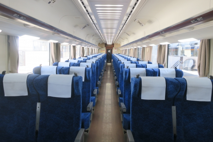 鉄道乗車記録の写真:車内設備、様子(1)     「サザンプレミアムの指定席室内」