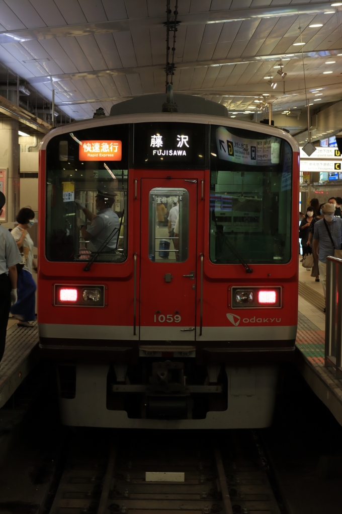 鉄道乗車記録の写真:乗車した列車(外観)(1)          「赤い1000形で藤沢に向かう」
