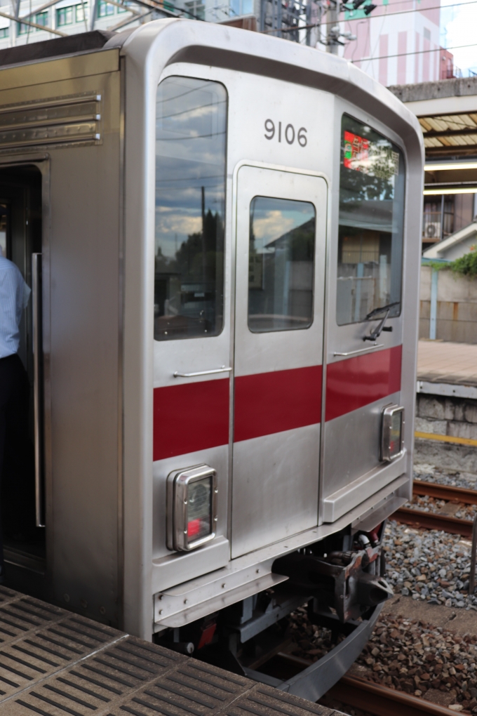 鉄道乗車記録の写真:乗車した列車(外観)(1)        「乗車した列車。
東武9000系9106編成。」