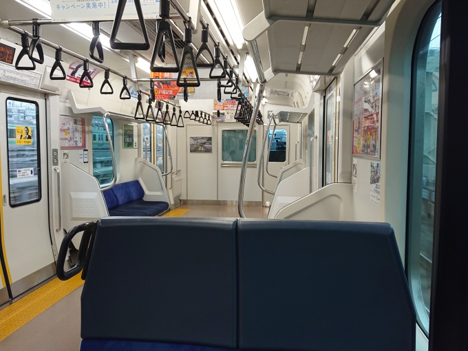 鉄道乗車記録の写真:車内設備、様子(3)        「上野始発の列車の為、車内は空気輸送状態。」