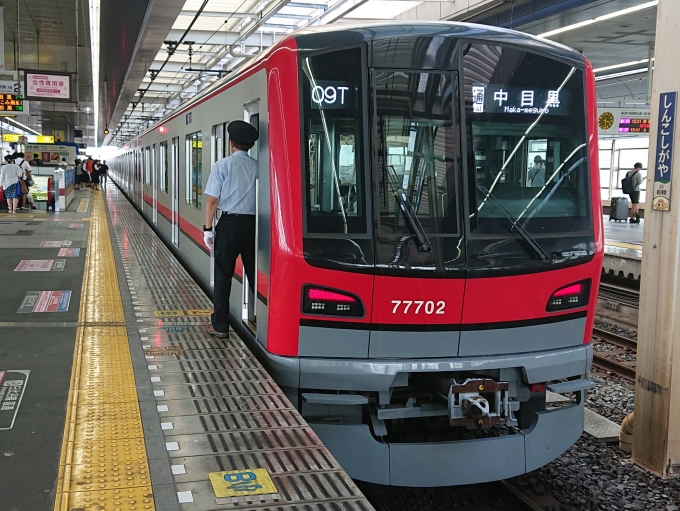 鉄道乗車記録の写真:乗車した列車(外観)(1)          「乗車した列車。
東武70000系71702編成。」