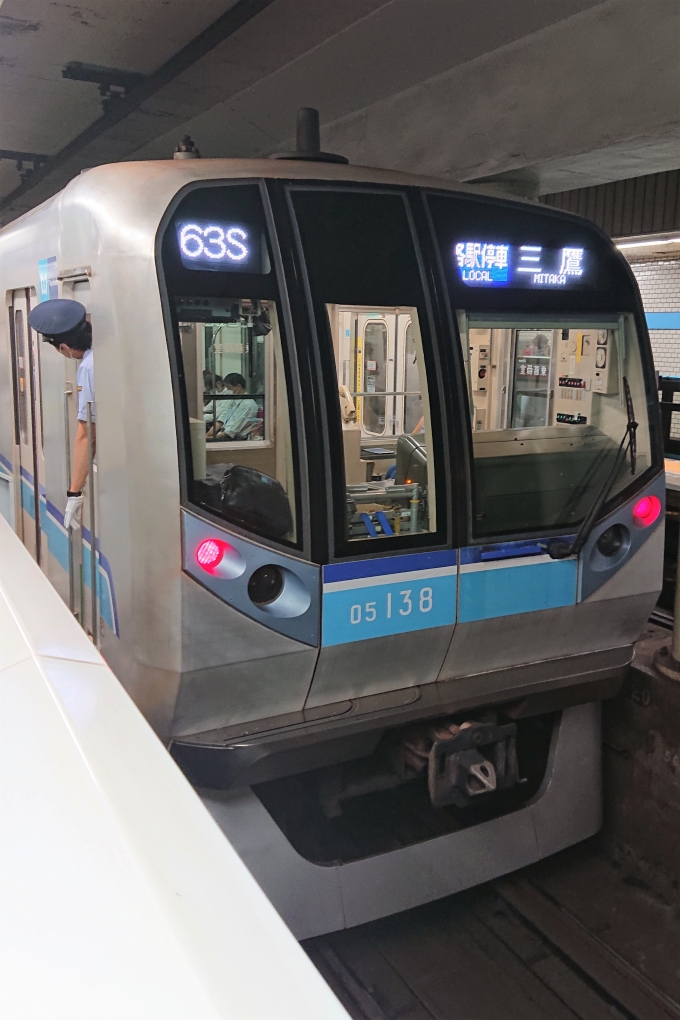 鉄道乗車記録の写真:乗車した列車(外観)(1)          「乗車した列車。
東京メトロ05系05-138F。」