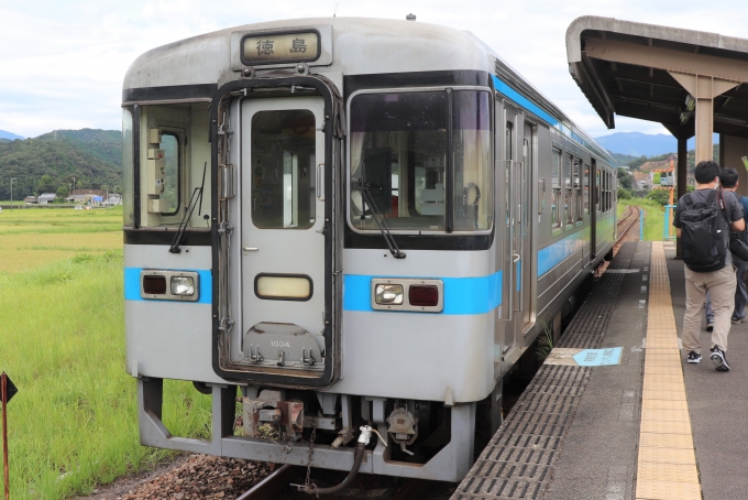 鉄道乗車記録の写真:乗車した列車(外観)(4)        「牟岐線を完乗しました。」