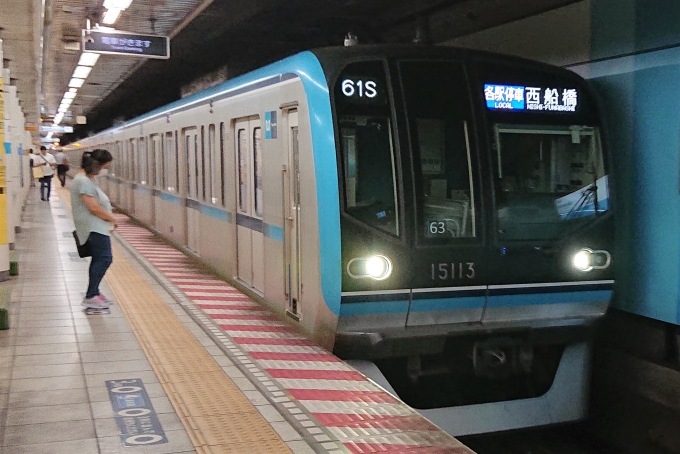 鉄道乗車記録の写真:乗車した列車(外観)(1)        「乗車した列車。
東京メトロ15000系15113編成。」