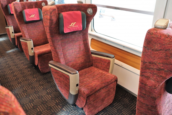 鉄道乗車記録の写真:車内設備、様子(2)        「使用した座席。」