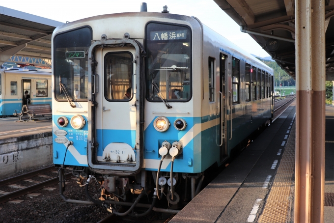 鉄道乗車記録の写真:乗車した列車(外観)(1)          「乗車した列車。
キハ32系キハ32-11。」