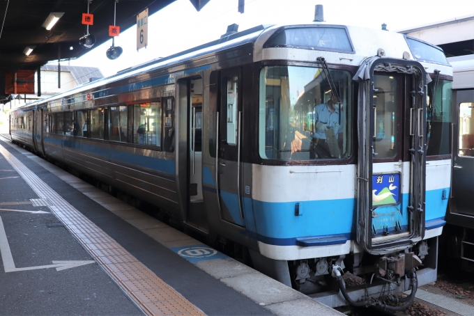 鉄道乗車記録の写真:乗車した列車(外観)(5)        「徳島線を完乗しました。」