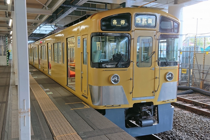 鉄道乗車記録の写真:乗車した列車(外観)(1)          「乗車した列車。
西武新2000系2545編成。」
