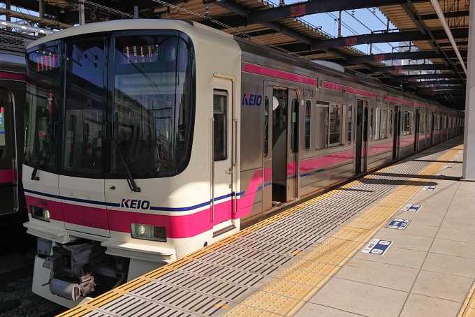 鉄道乗車記録の写真:乗車した列車(外観)(1)        「乗車した列車。
京王8000系8712編成。」