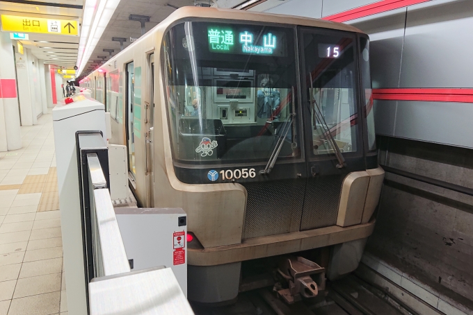 鉄道乗車記録の写真:乗車した列車(外観)(1)        「乗車した列車。
横浜市営地下鉄10000形10051編成。」