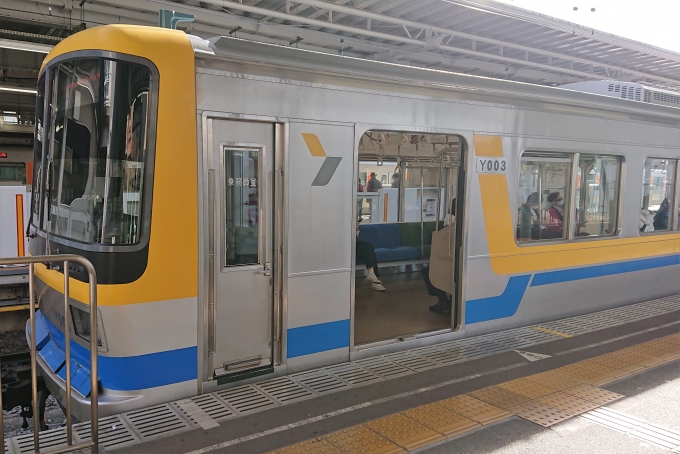 鉄道乗車記録の写真:乗車した列車(外観)(1)        「乗車した列車。
横浜高速鉄道Y000系Y003編成。
」