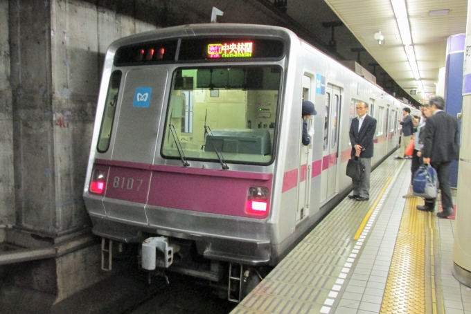 鉄道乗車記録の写真:乗車した列車(外観)(1)        「乗車した列車。
東京メトロ8000系8107編成。」