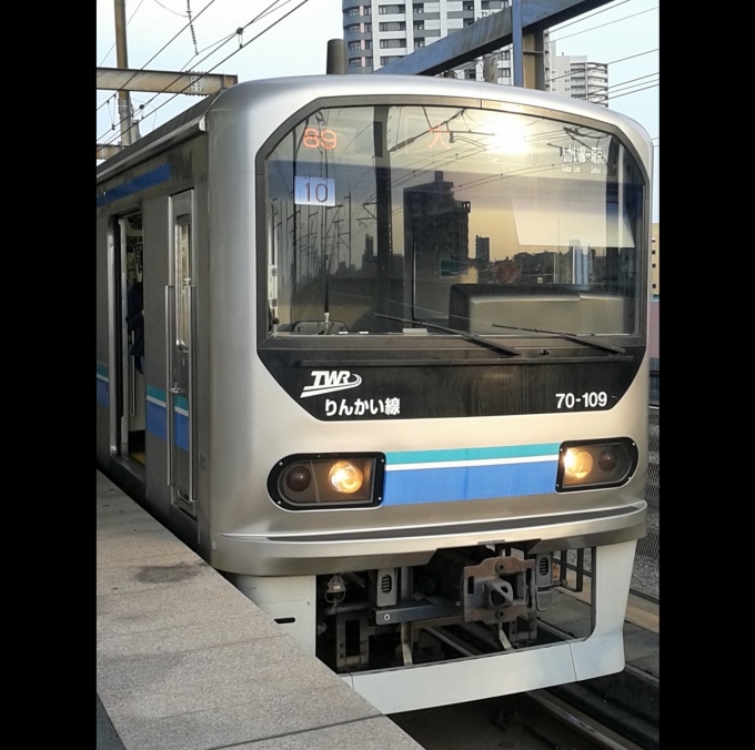鉄道乗車記録の写真:乗車した列車(外観)(1)          「乗車した列車。
東京臨海高速鉄道70-000形Z10編成。」
