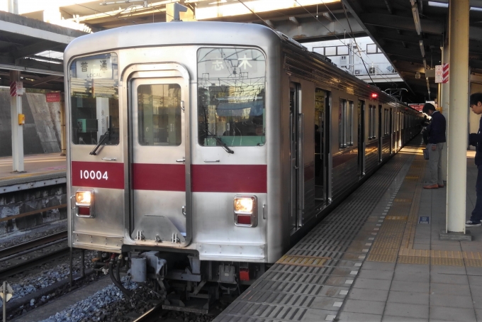 鉄道乗車記録の写真:乗車した列車(外観)(1)        「乗車した列車。
東武10000系11004編成 。」