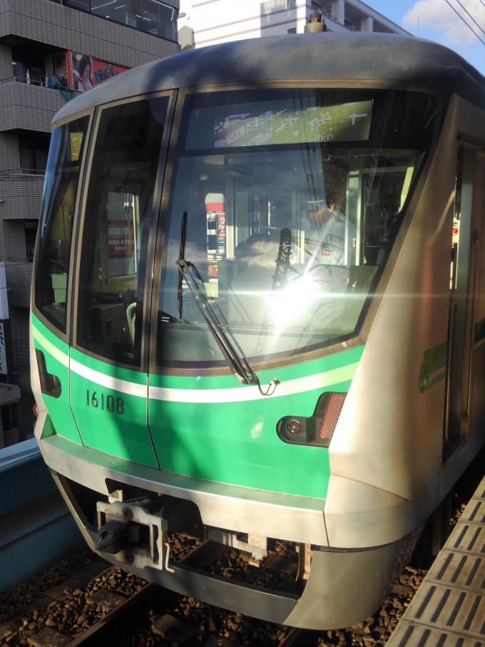 鉄道乗車記録の写真:乗車した列車(外観)(1)        「乗車した列車。
東京メトロ16000系16108編成。」