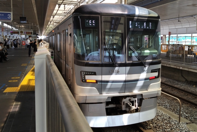 鉄道乗車記録の写真:乗車した列車(外観)(1)        「乗車した列車。
東京メトロ13000系13116編成。」