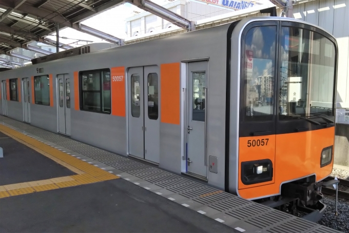 鉄道乗車記録の写真:乗車した列車(外観)(1)          「乗車した列車。
東武50050系51057編成。」