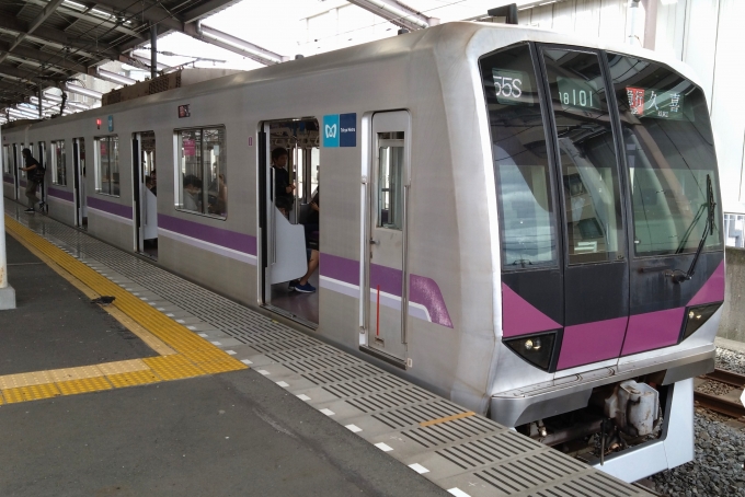 鉄道乗車記録の写真:乗車した列車(外観)(1)        「乗車した列車。
東京メトロ08系08-101編成。」