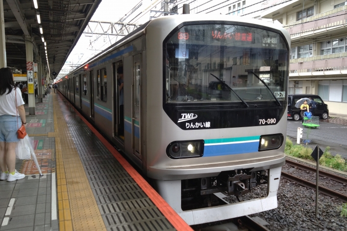 鉄道乗車記録の写真:乗車した列車(外観)(1)          「乗車した列車。
東京臨海高速鉄道70-000形Z9編成。」