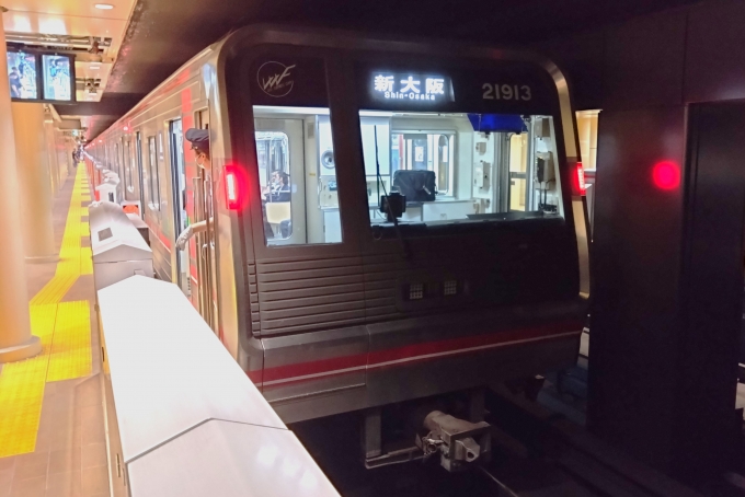 鉄道乗車記録の写真:乗車した列車(外観)(1)        「乗車した列車。
大阪メトロ20系21613編成。」