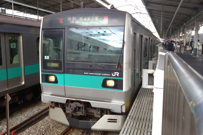 鉄道乗車記録の写真:乗車した列車(外観)(1)        「乗車した列車。
E233系2000番台マト6編成。」