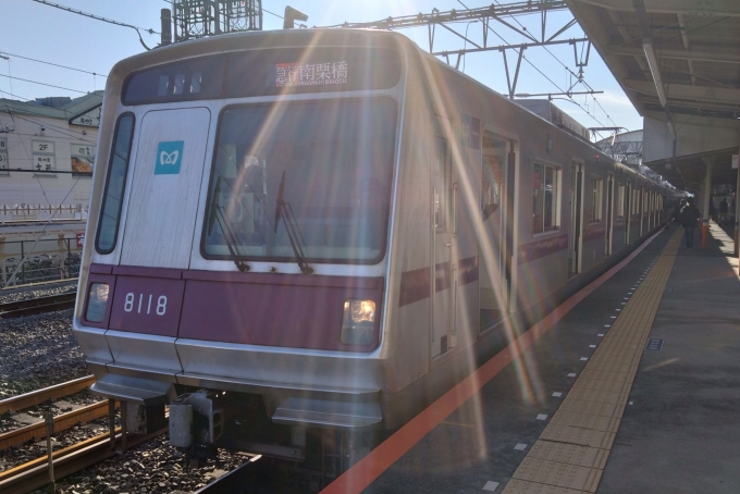 鉄道乗車記録の写真:乗車した列車(外観)(1)        「乗車した列車。
東京メトロ8000系8118編成。

」