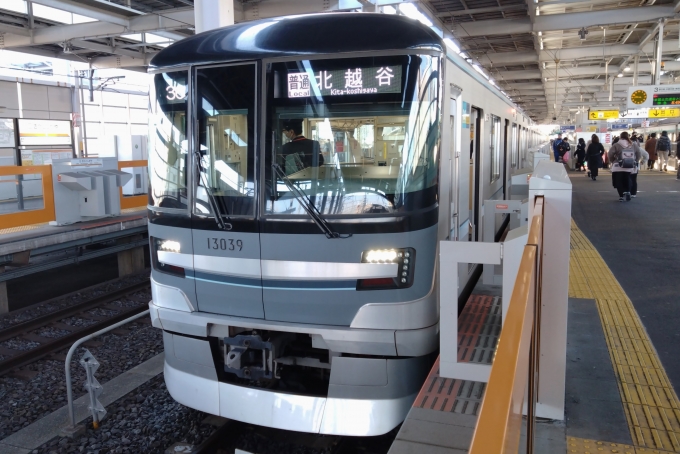 鉄道乗車記録の写真:乗車した列車(外観)(1)          「乗車した列車。
東京メトロ13000系13139編成。」
