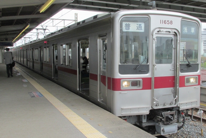 鉄道乗車記録の写真:乗車した列車(外観)(1)        「乗車した列車。
東武10050系11658編成。」