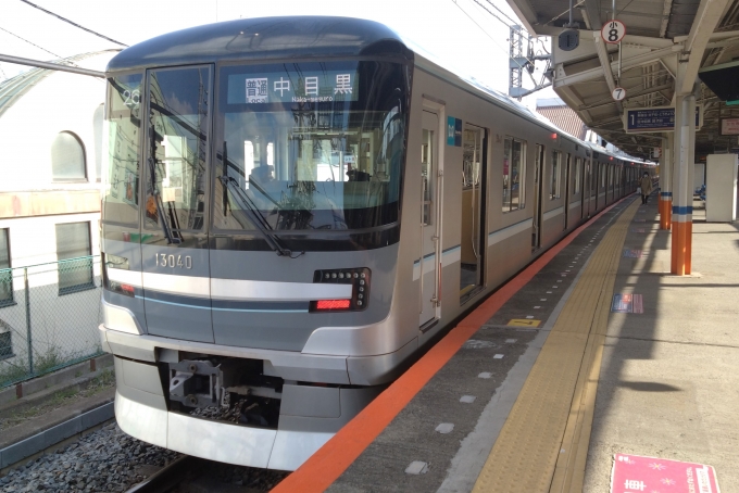 鉄道乗車記録の写真:乗車した列車(外観)(1)        「乗車した列車。
東京メトロ13000系13140編成。
」