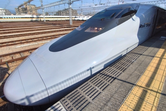 鉄道乗車記録の写真:乗車した列車(外観)(1)          「乗車した列車。
700系7000番台E16編成。」