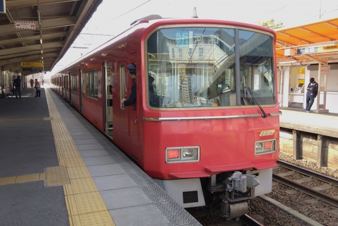 鉄道乗車記録の写真:乗車した列車(外観)(3)        「知多武豊駅では武豊線武豊駅に乗り換え可能です。」