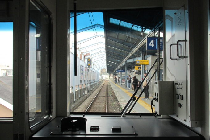 鉄道乗車記録の写真:車窓・風景(11)        「京急普通列車は途中駅での優等列車の退避が多く設定されています。」