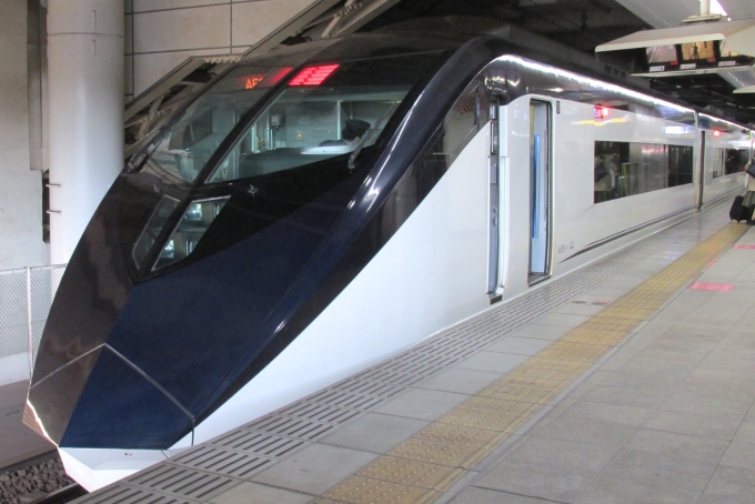 鉄道乗車記録の写真:乗車した列車(外観)(1)        「乗車した列車。
京成AE形AE5編成。」