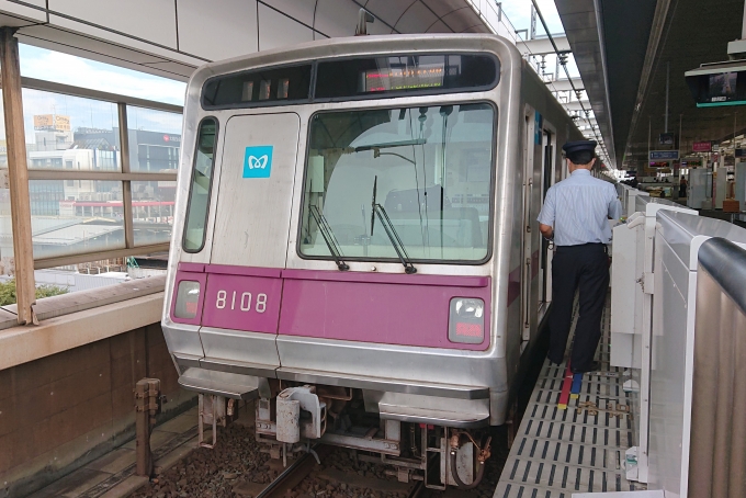鉄道乗車記録の写真:乗車した列車(外観)(1)        「乗車した列車。
東京メトロ8000系8108編成。」