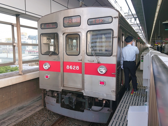 鉄道乗車記録の写真:乗車した列車(外観)(1)          「乗車した列車。
東急8500系8628編成。」