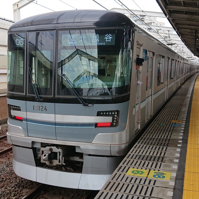 鉄道乗車記録の写真:乗車した列車(外観)(1)        「乗車した列車。
東京メトロ13000系13124編成(74編成)。」