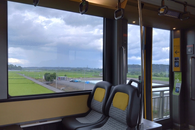 鉄道乗車記録の写真:車窓・風景(5)        「路面電車ではありつつ高架線も走行します。」