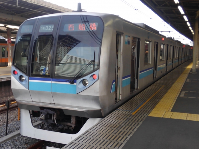 鉄道乗車記録の写真:乗車した列車(外観)(1)        「乗車した列車。
東京メトロ05系05-125編成。」