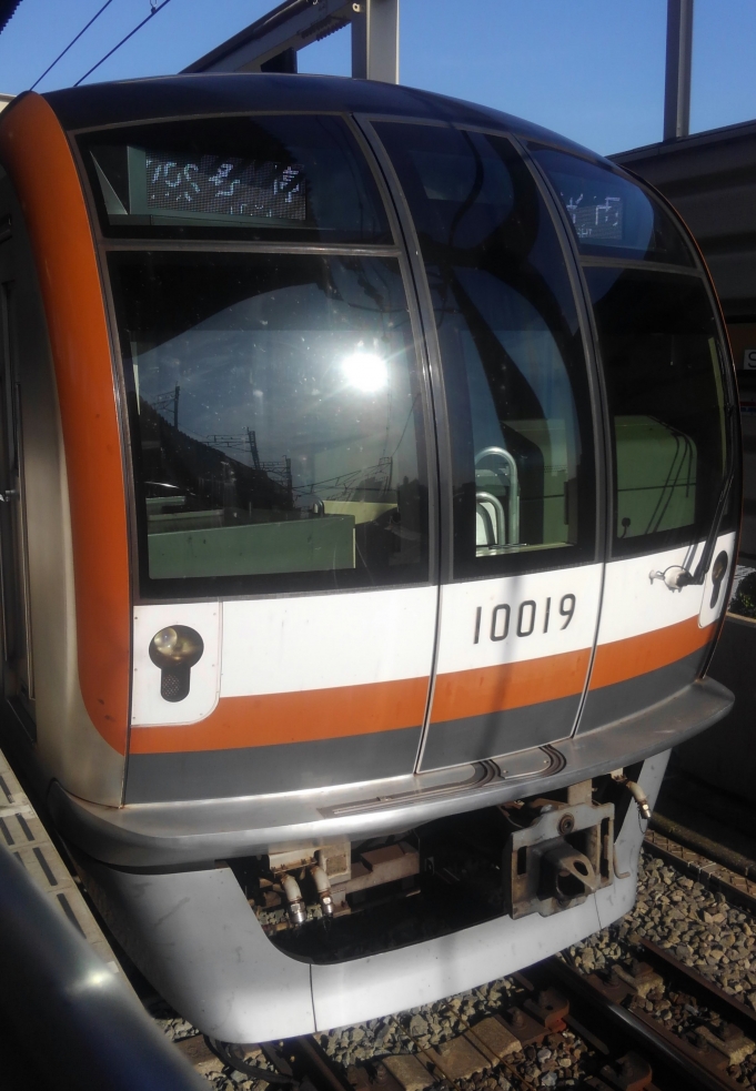 鉄道乗車記録の写真:乗車した列車(外観)(1)        「乗車した列車。
東京メトロ10000系11019編成。」