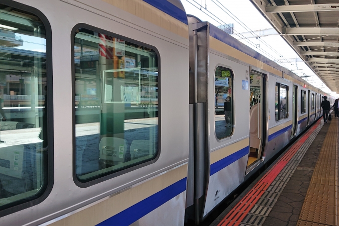 鉄道乗車記録の写真:乗車した列車(外観)(1)        「乗車した列車。
E235系1000番台F-05編成。」