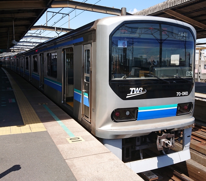 鉄道乗車記録の写真:乗車した列車(外観)(1)          「乗車した列車。
東京臨海高速鉄道りんかい線70-000系Z6編成。」