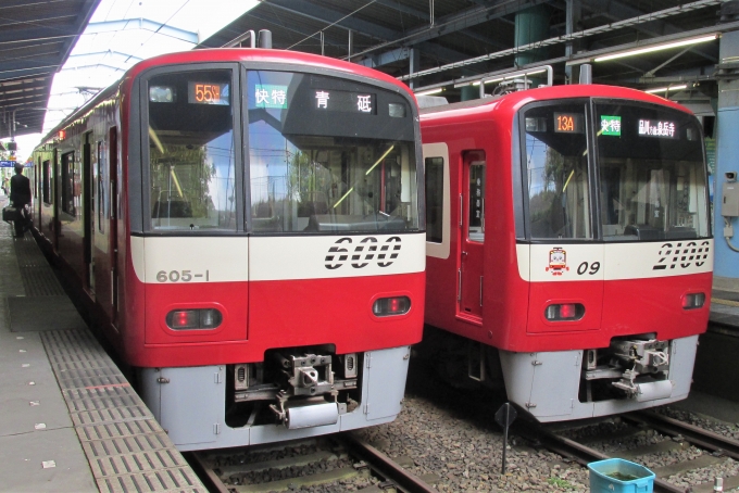 鉄道乗車記録の写真:乗車した列車(外観)(1)        「乗車した列車。
京急600形605編成。」