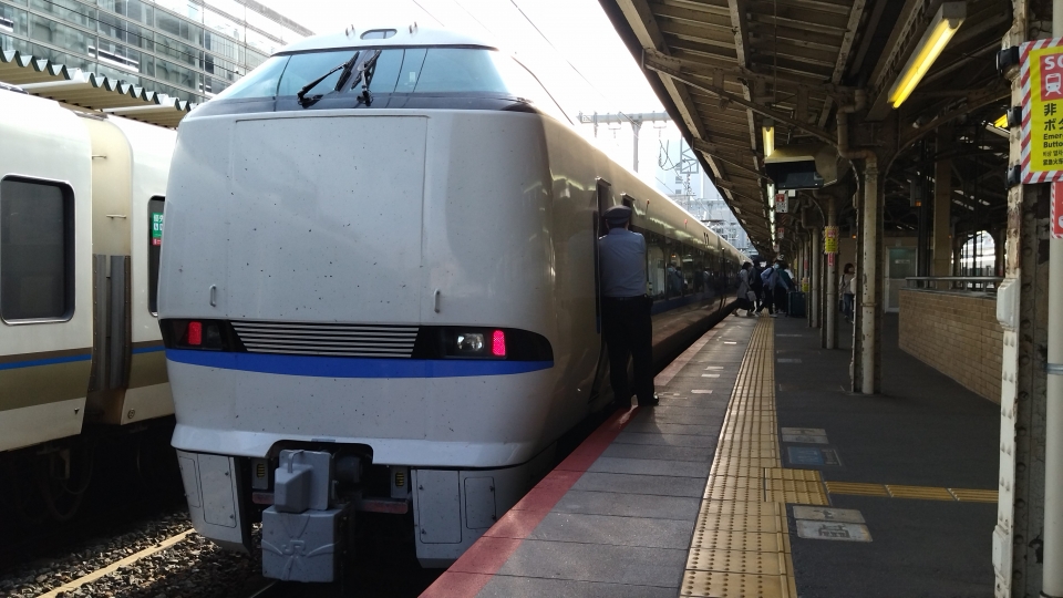 鉄道乗車記録「京都駅から大阪駅」乗車した列車(外観)の写真(1) by ますたぁ 撮影日時:2022年05月