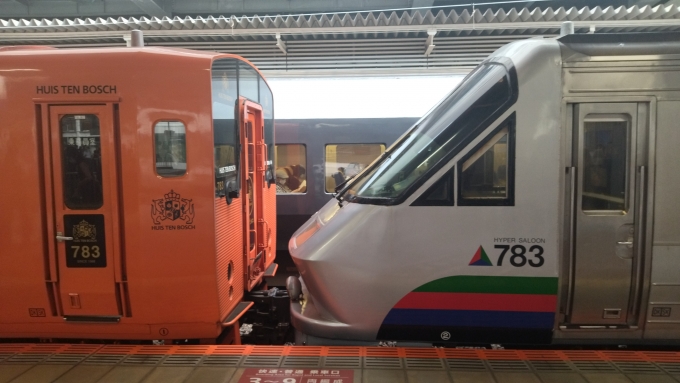 鉄道乗車記録の写真:乗車した列車(外観)(2)        「両側非貫通なのでハウステンボス号との連結面はこのとおり」
