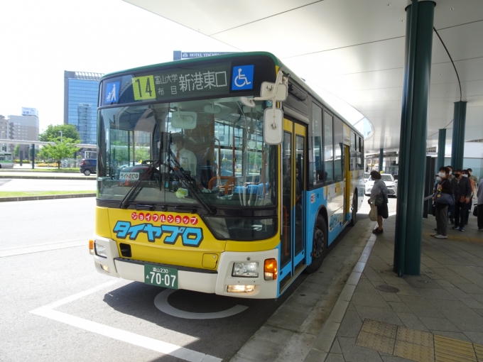 鉄道乗車記録の写真:旅の思い出(2)        「富山駅(13:45)から新港東口(14:29)へ
射水線代替バス　地鉄バス14系統
」