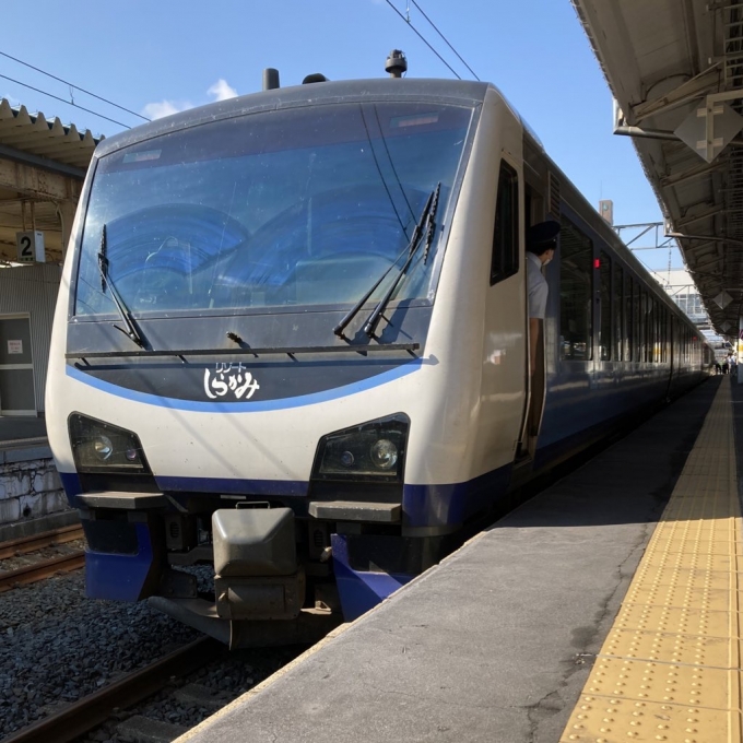 鉄道乗車記録の写真:乗車した列車(外観)(3)        「秋アキHB-E300系青池編成。青森駅3番線。」