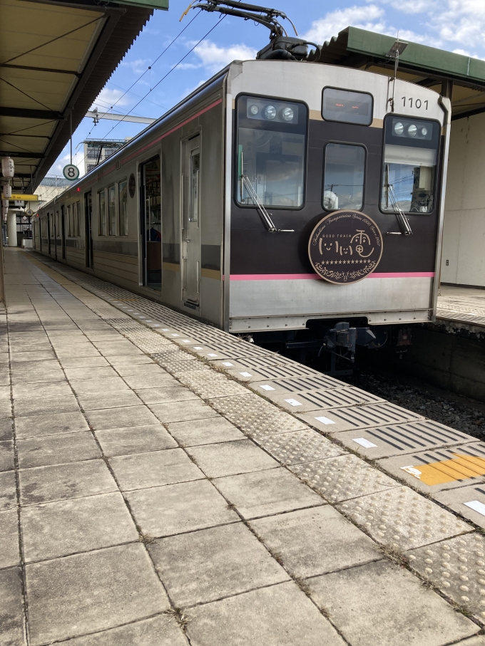 鉄道乗車記録の写真:乗車した列車(外観)(3)        「福島交通1100系1101編成。飯坂温泉駅発車専用線。」