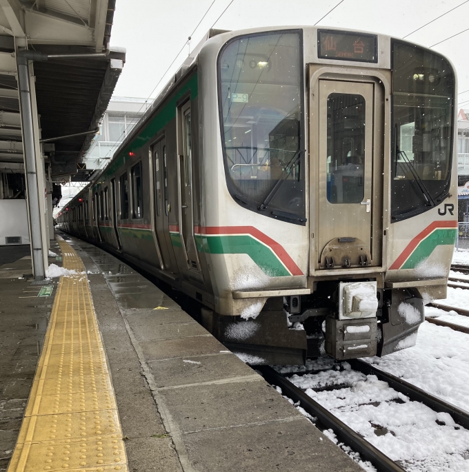鉄道乗車記録の写真:乗車した列車(外観)(3)        「E721系仙センP-9編成＋E721系P4-18編成。山形駅7番線。」