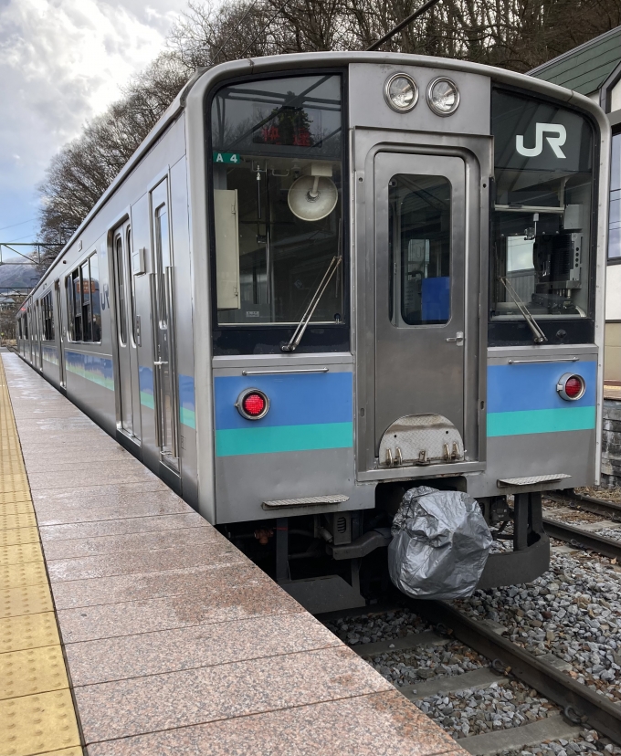 鉄道乗車記録の写真:乗車した列車(外観)(6)        「E127系長モトA4編成。姨捨駅。」